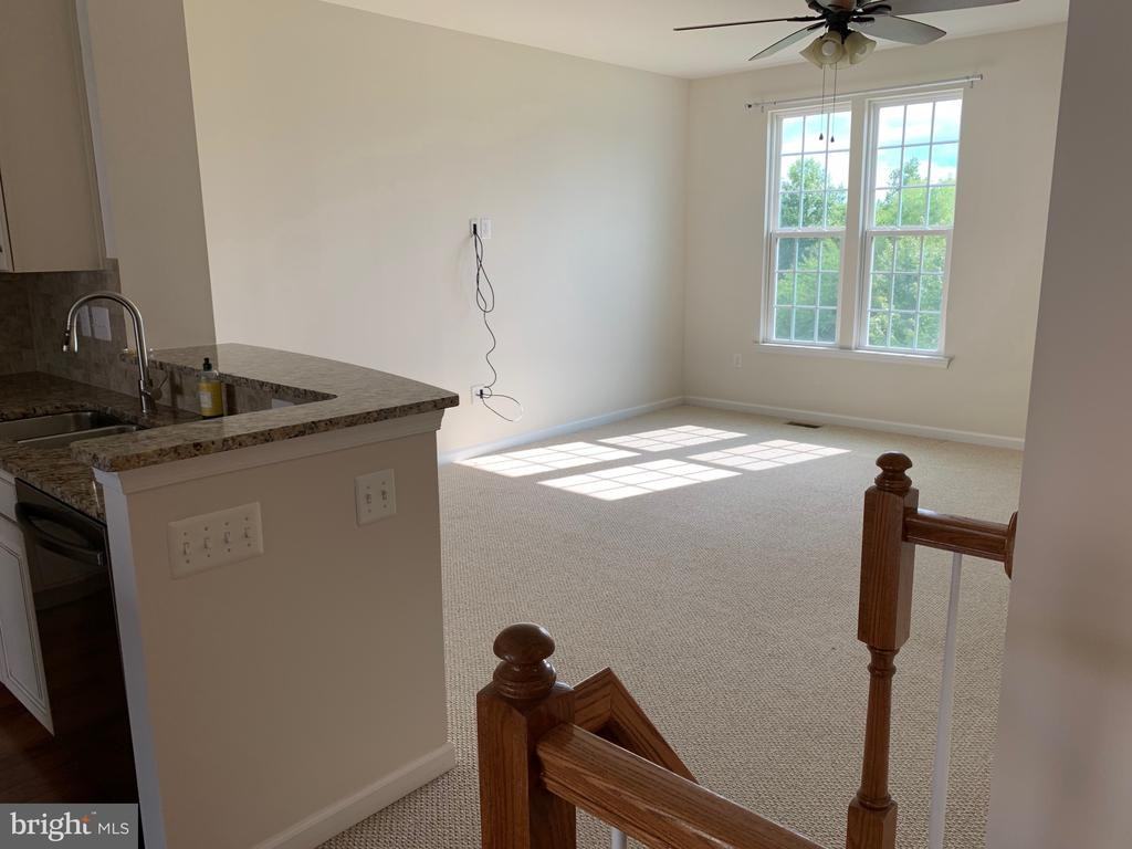 9022 Randolph Cir - Photo 7 of 22