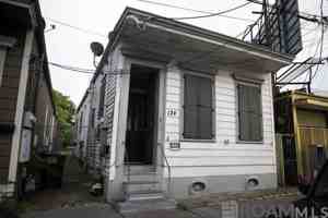 featured image of 124 N Galvez St
