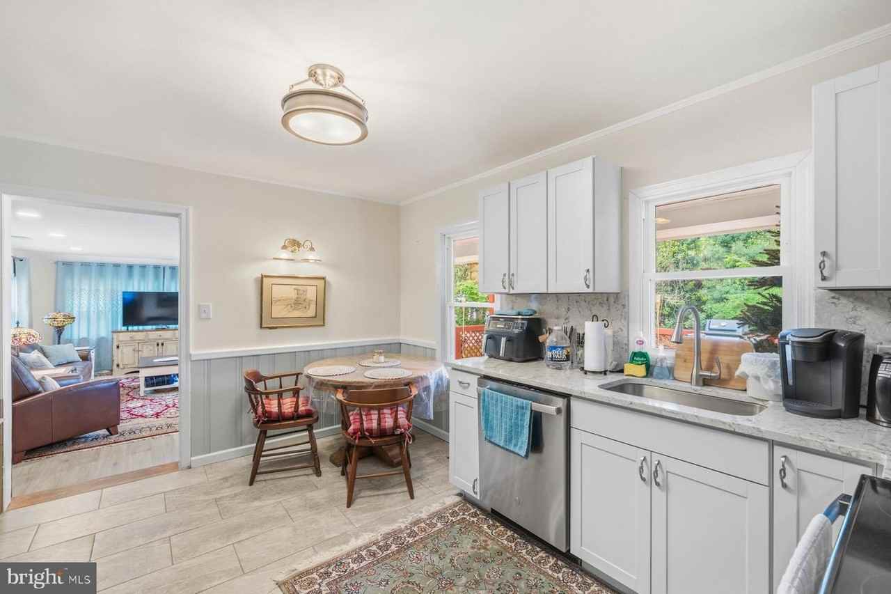 1570 Overlook Dr - Photo 6 of 19