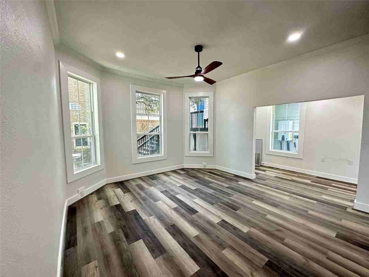 2001 29th St - Photo 4 of 13