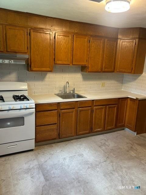 144 Pennsylvania Ave - Photo 2 of 10
