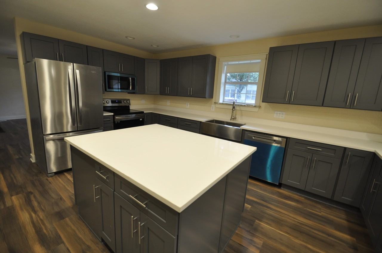 820 Cross St - Photo 3 of 11