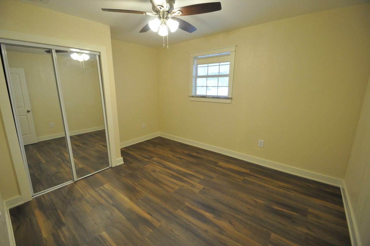 820 Cross St - Photo 7 of 11