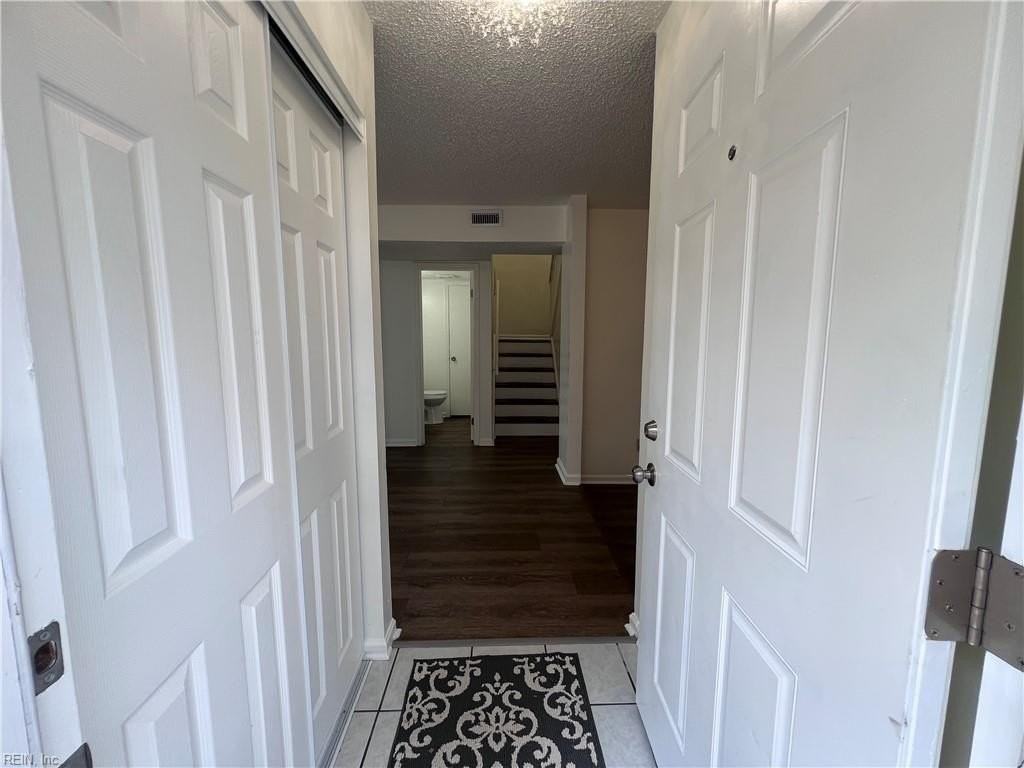 874 Jamestown Landing Rd - Photo 3 of 39