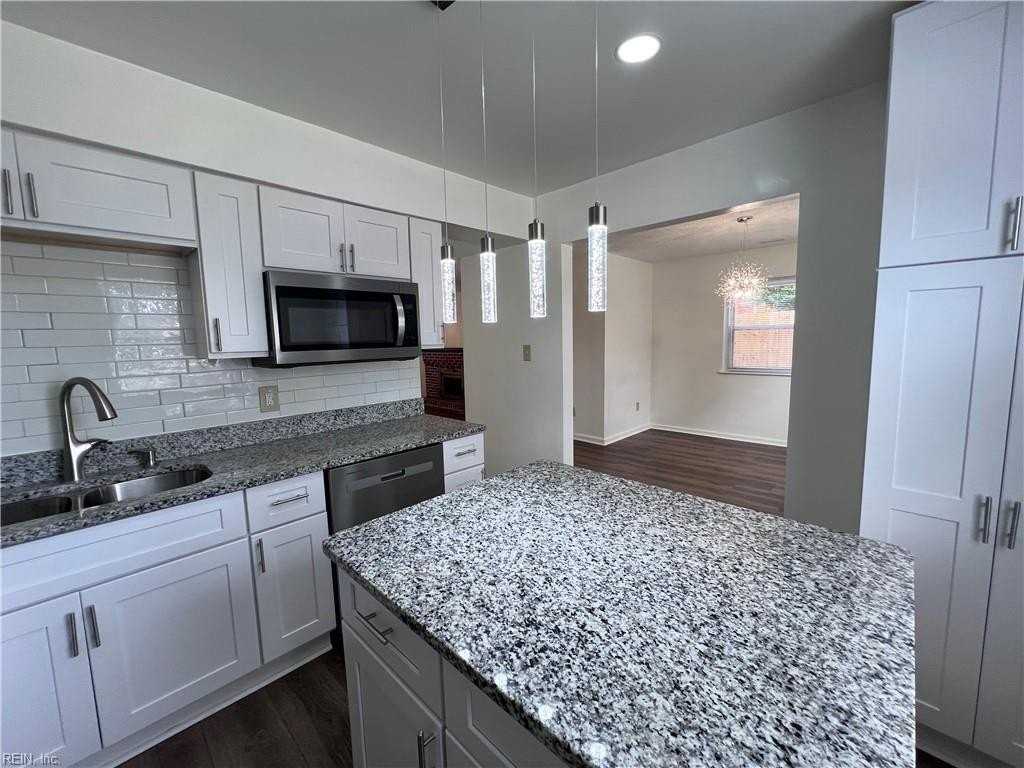 874 Jamestown Landing Rd - Photo 7 of 39