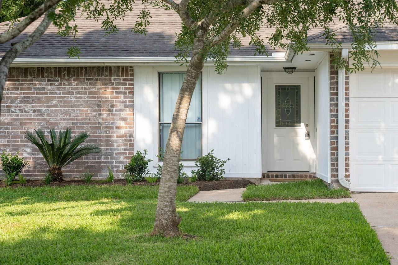 1534 Vickery Dr - Photo 2 of 23