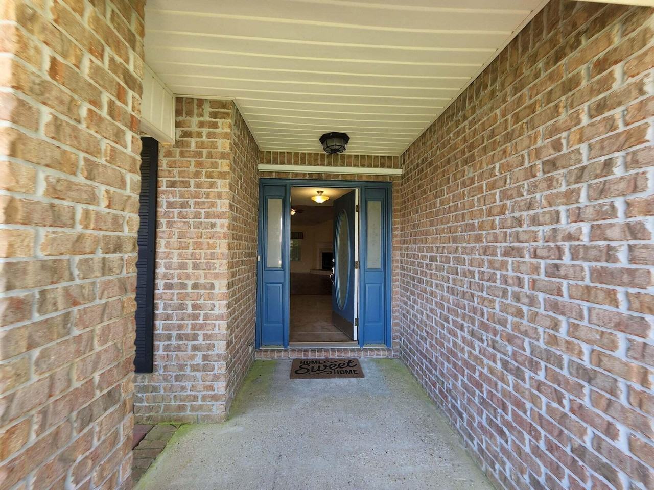2359 Heritage Cir - Photo 2 of 23
