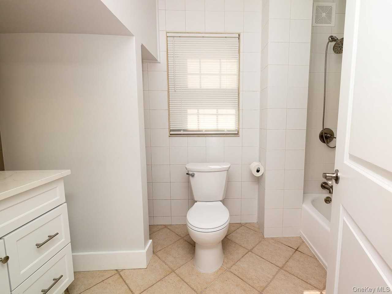 47 Wood St - Photo 6 of 12