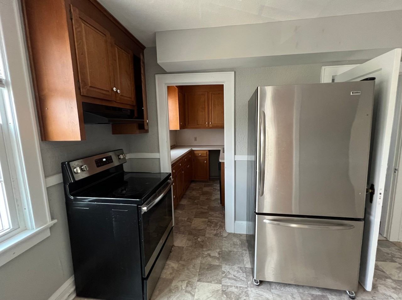 861 Farmington Ave - Photo 2 of 22