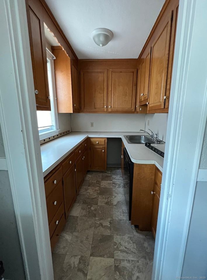861 Farmington Ave - Photo 3 of 22