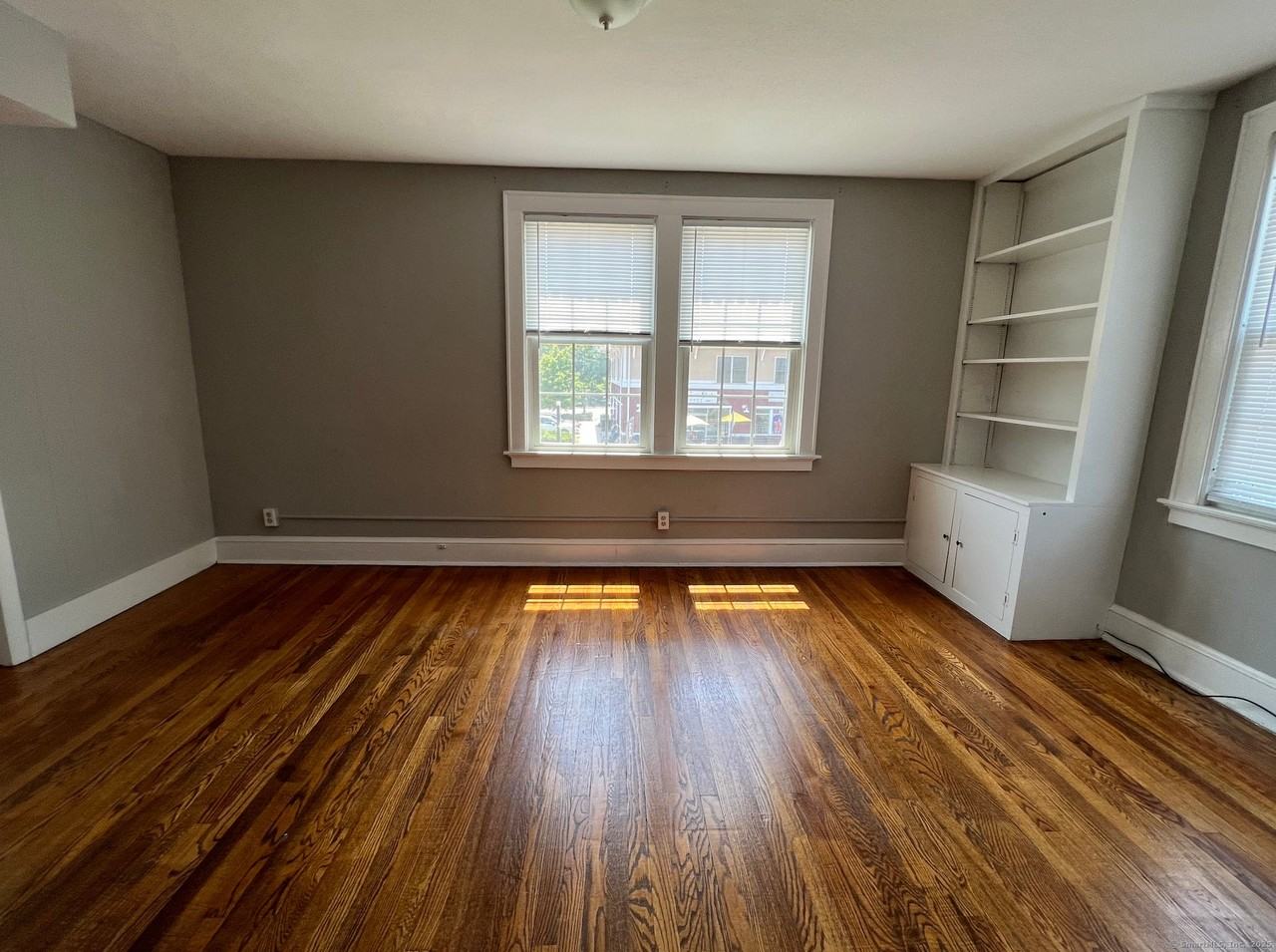 861 Farmington Ave - Photo 7 of 22
