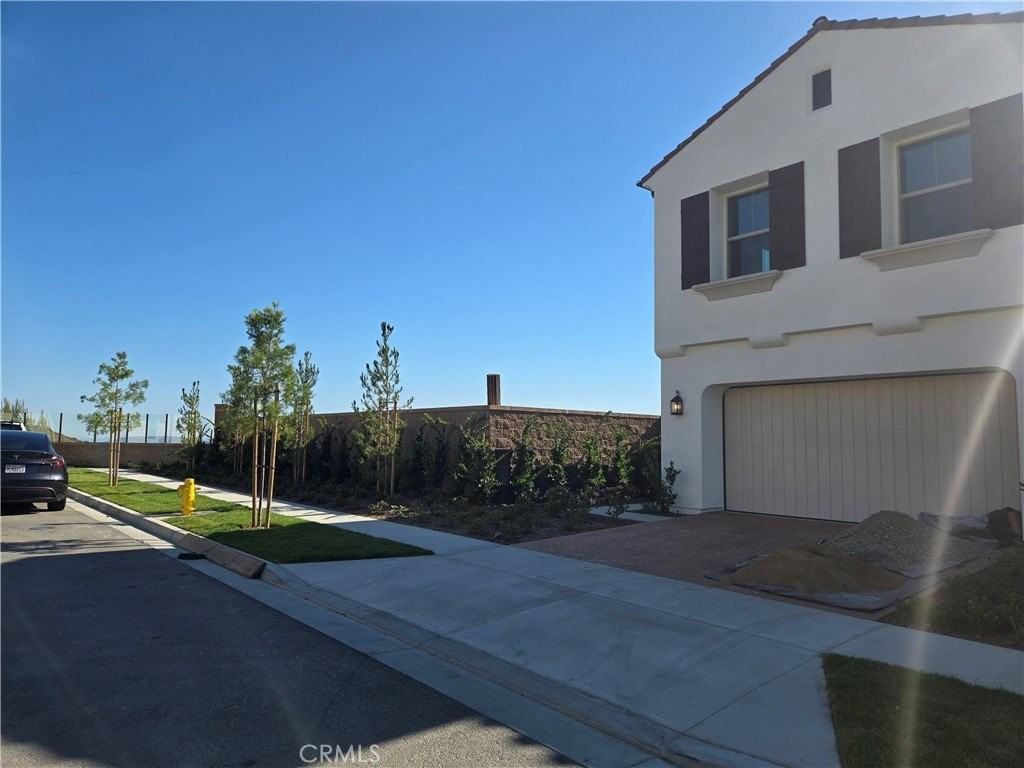 211 Maricopa - Photo 3 of 29