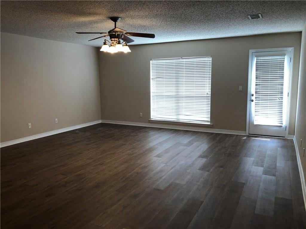 1064 Clairise Ct - Photo 5 of 29