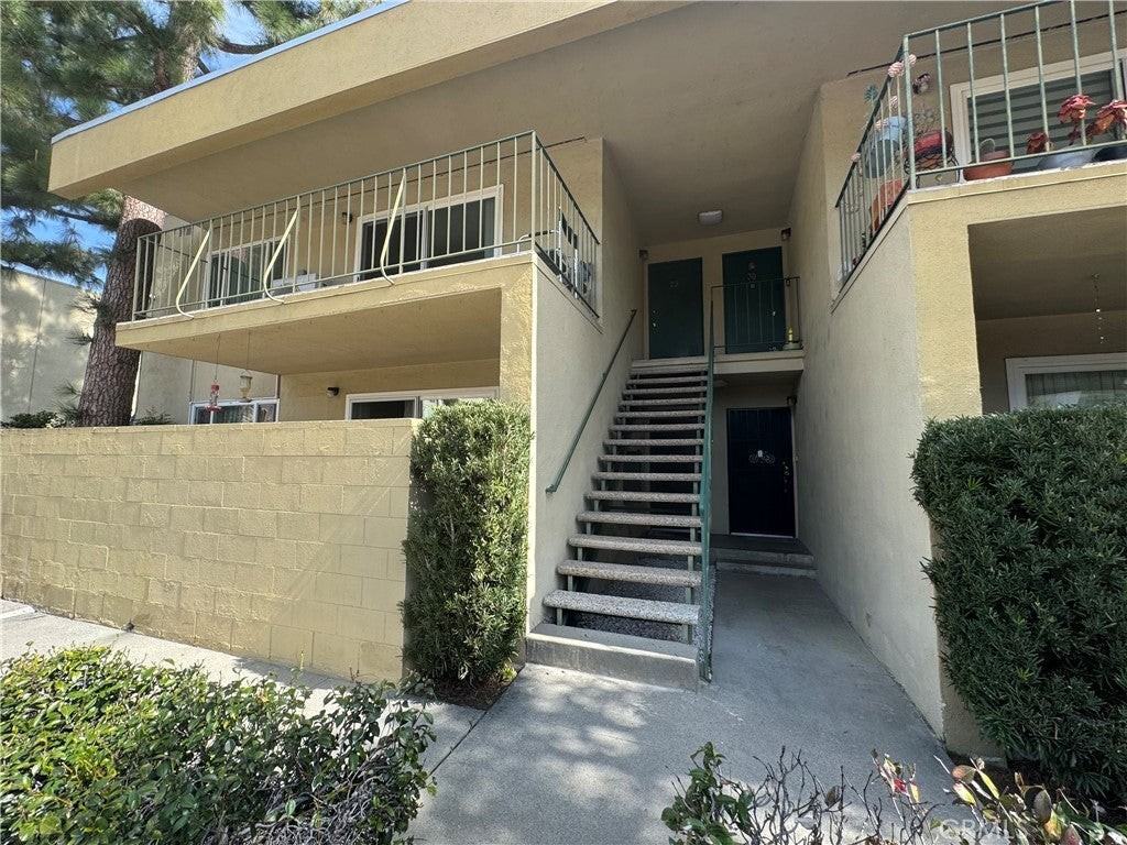 11138 Aqua Vista St - Photo 3 of 20