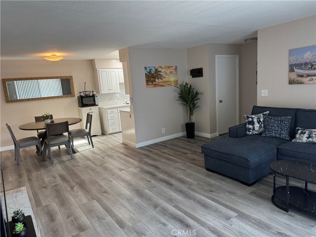 11138 Aqua Vista St - Photo 4 of 20