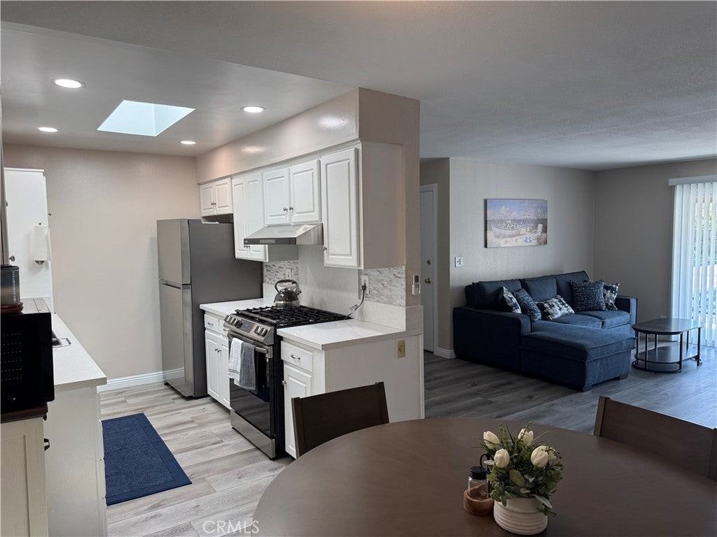 11138 Aqua Vista St - Photo 6 of 20