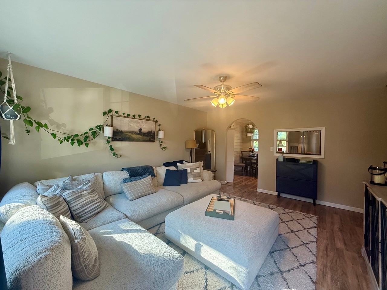 1335 Greenleaf Rd #1 - Photo 4 of 28