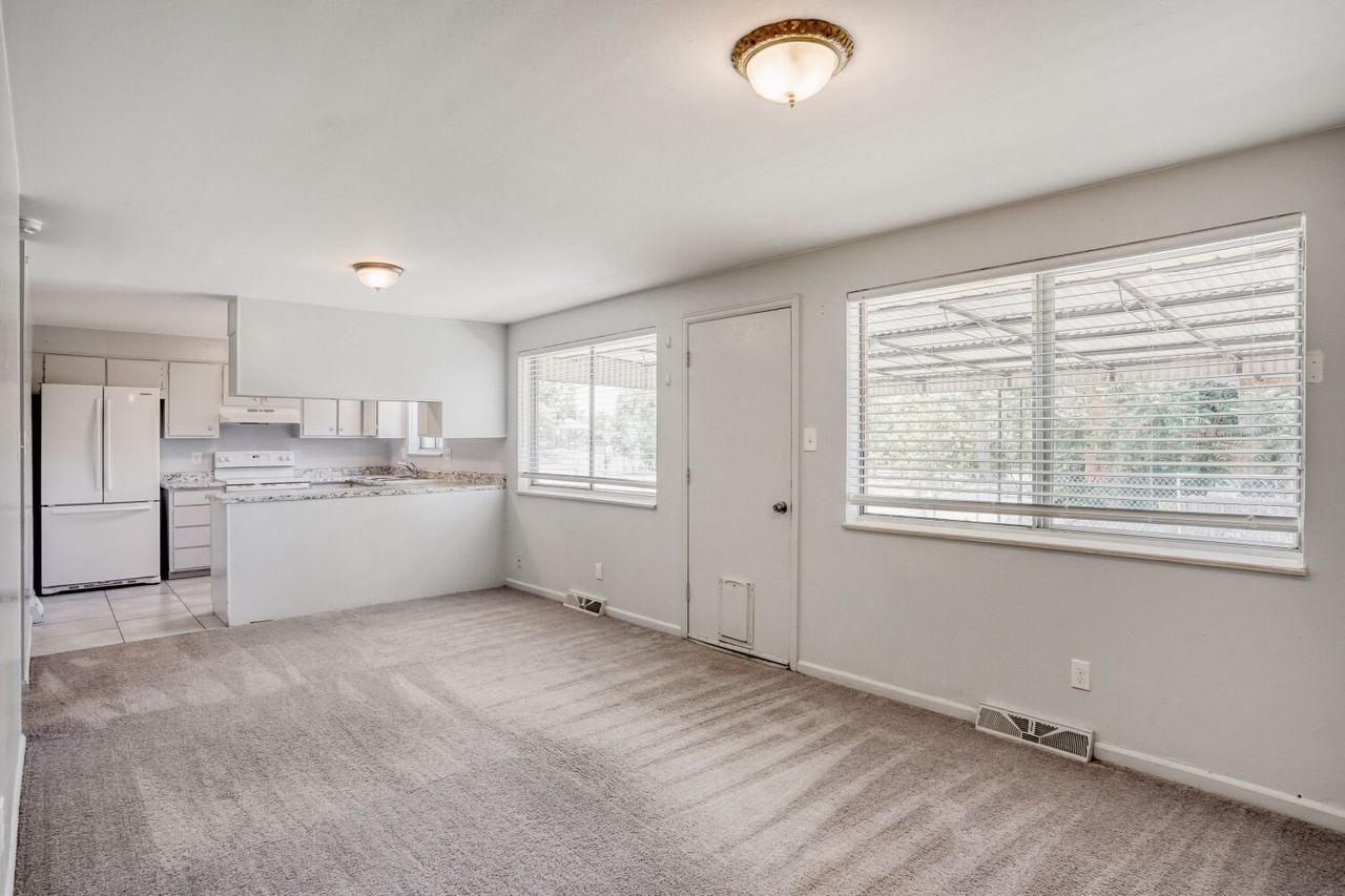 377 Depew St #377 - Photo 5 of 12