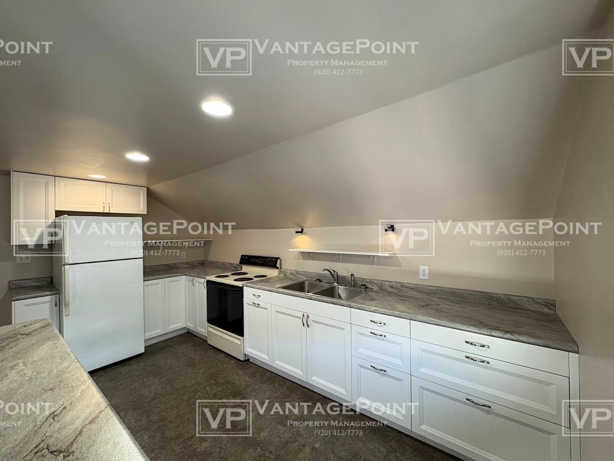 1925 31st St Uppr - Photo 3 of 17