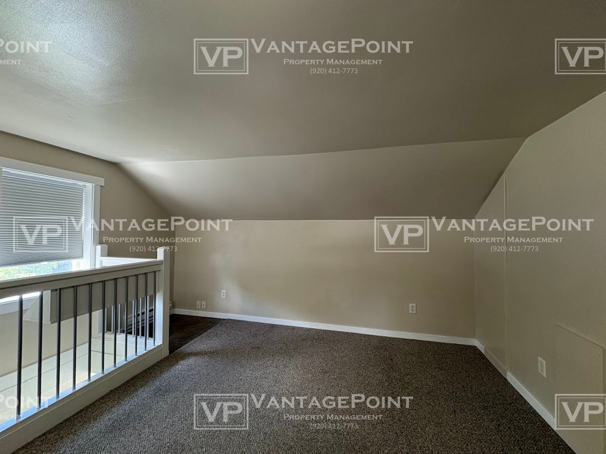 1925 31st St Uppr - Photo 7 of 17