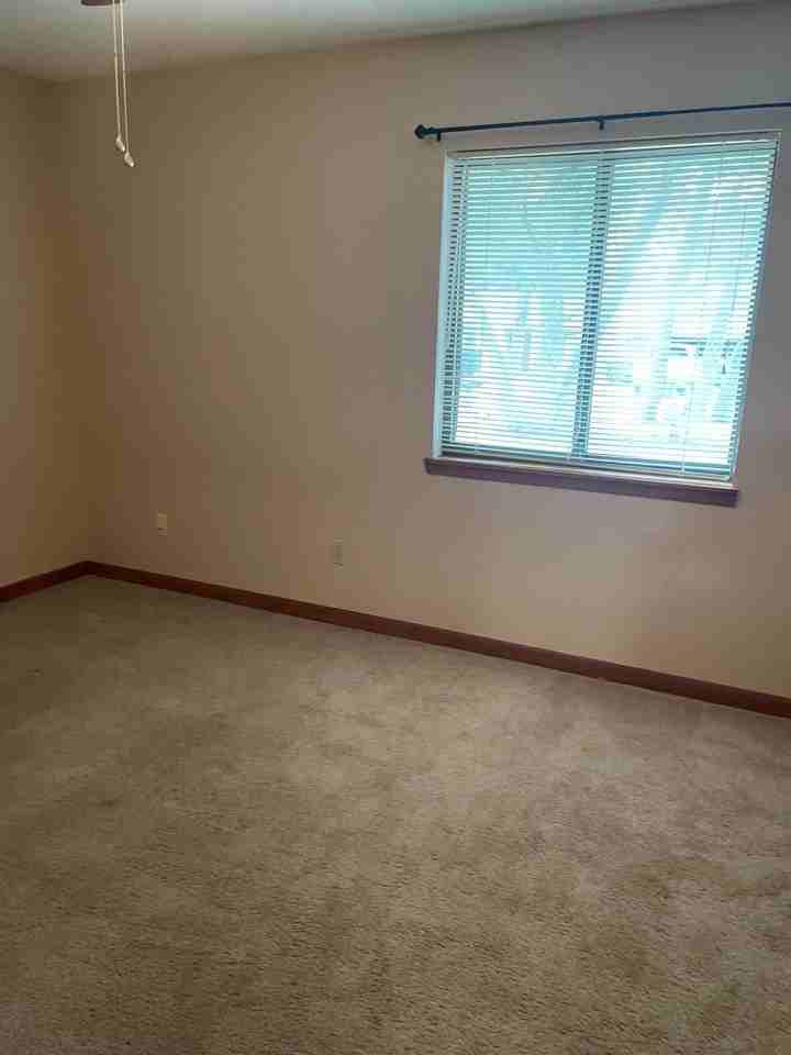 1018 Alderwood Way - Photo 7 of 14