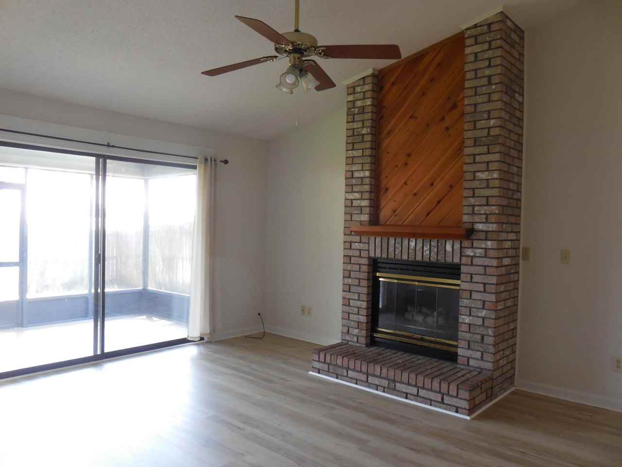360 Evergreen Ave - Photo 4 of 22