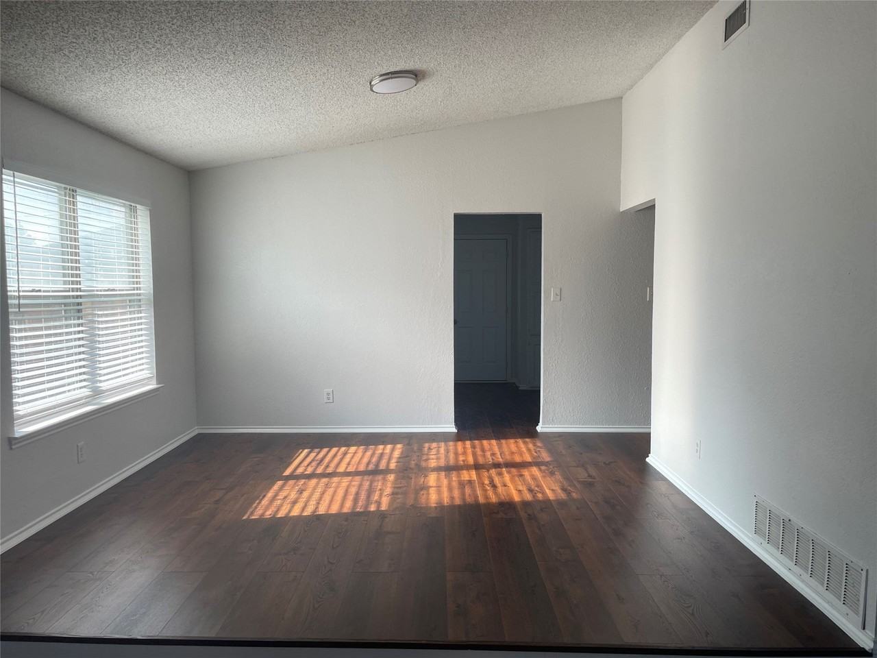 516 Erikson Trl - Photo 5 of 21