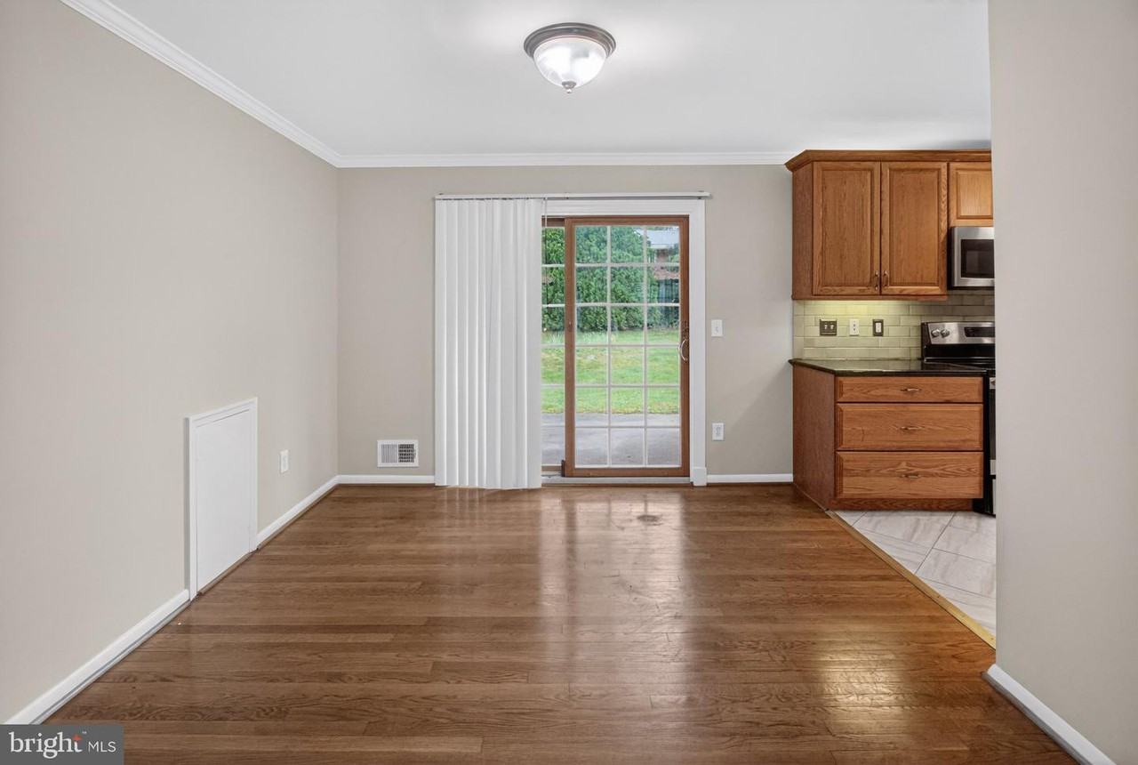 13008 Bellevue St - Photo 5 of 23