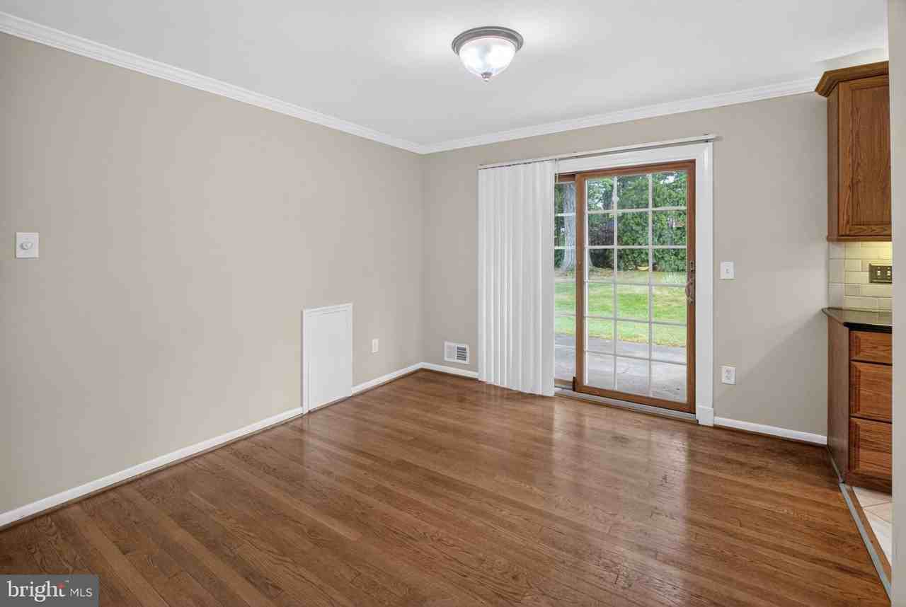 13008 Bellevue St - Photo 6 of 23