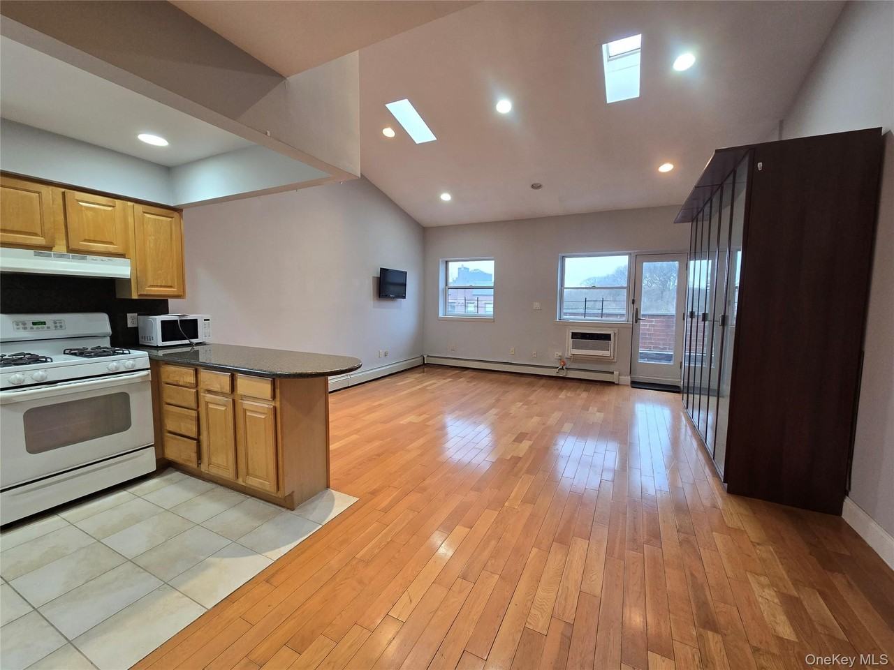 8371 116th St ##7c - Photo 4 of 24