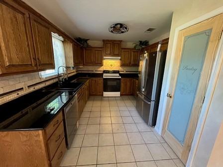 1711 Provost Cir - Photo 4 of 13