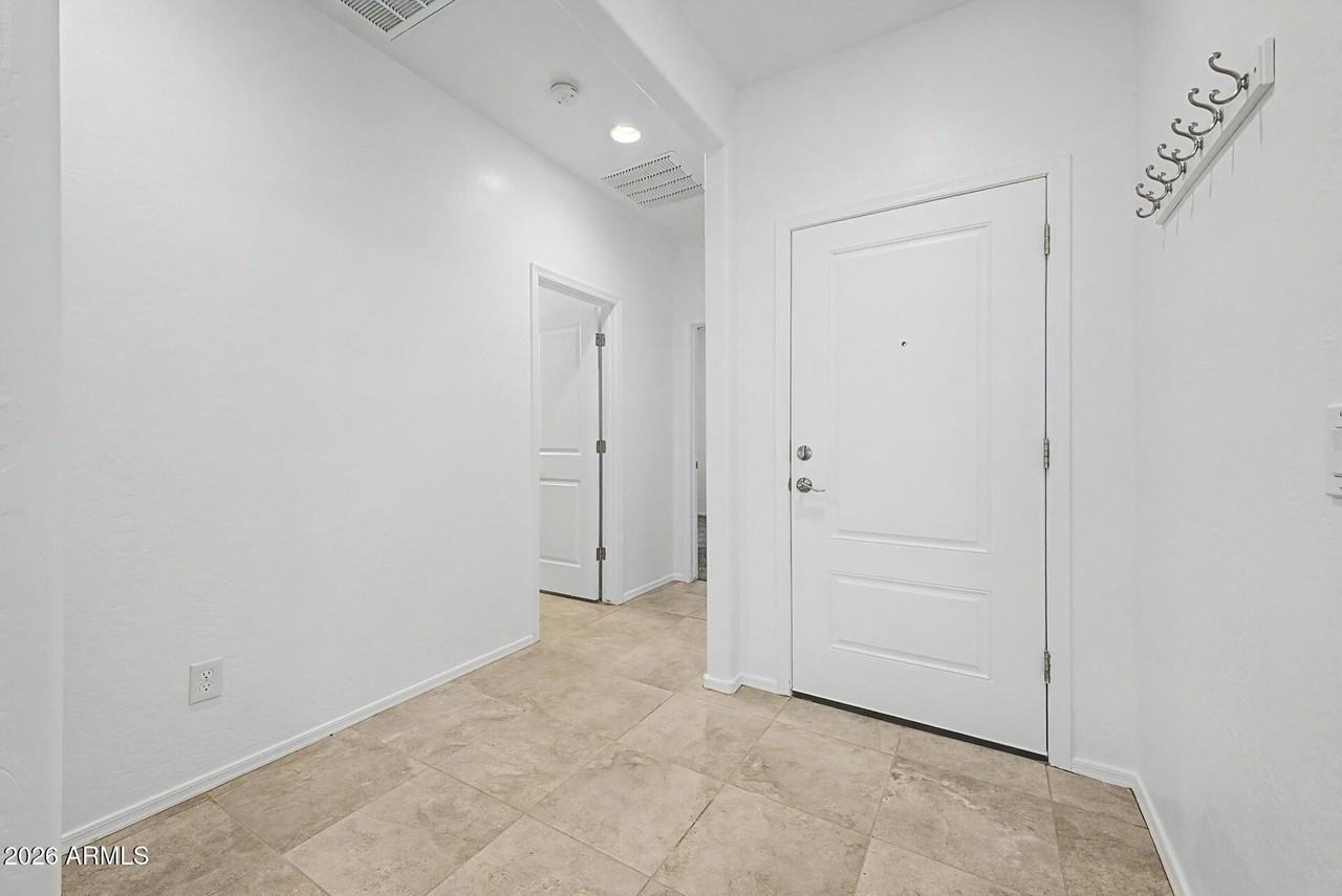 21254 W Hubbell St - Photo 3 of 32