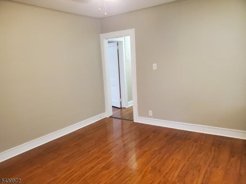 15 Westervelt Pl Apt 2 - Photo 3 of 16
