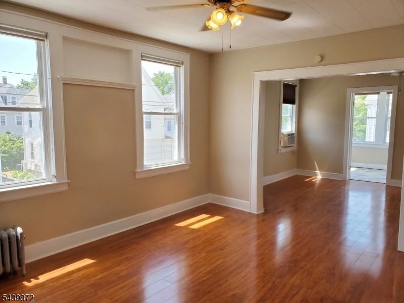 15 Westervelt Pl Apt 2 - Photo 4 of 16