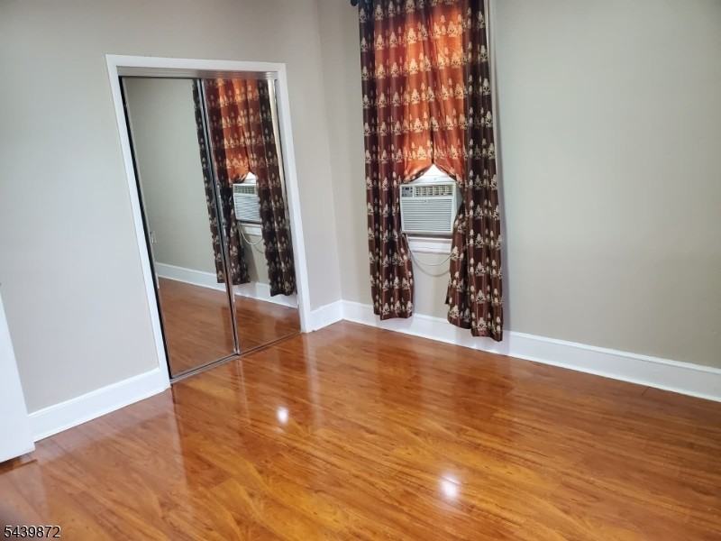 15 Westervelt Pl Apt 2 - Photo 7 of 16