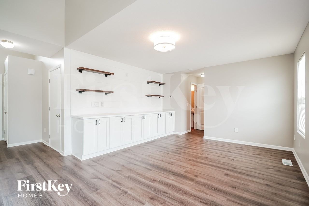 5584 Lanterns Way - Photo 3 of 19