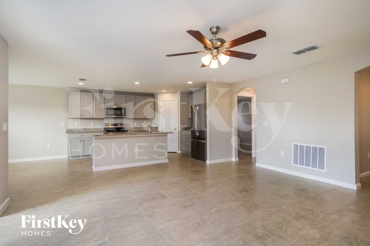 308 S Haven Ct - Photo 3 of 15