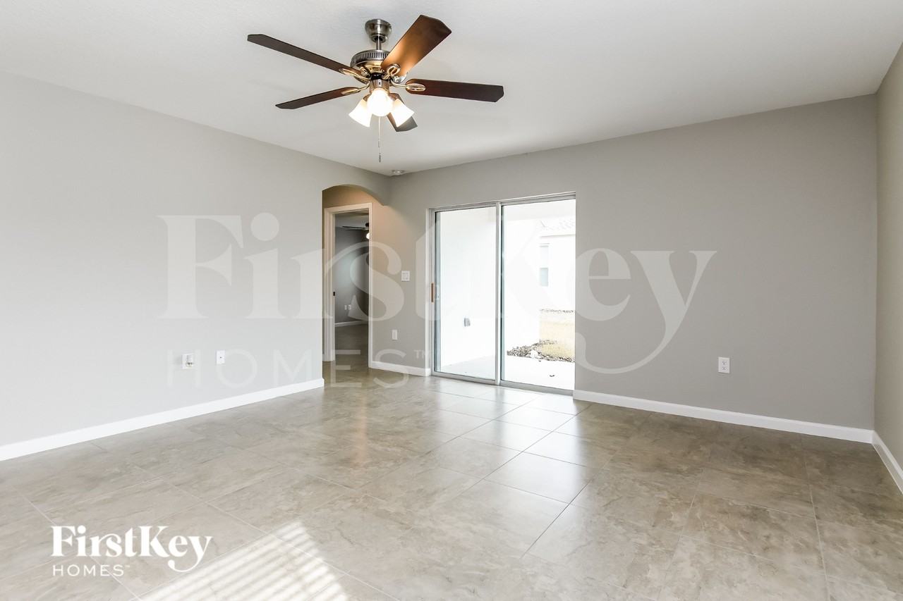 662 Lindbergh Way - Photo 3 of 15