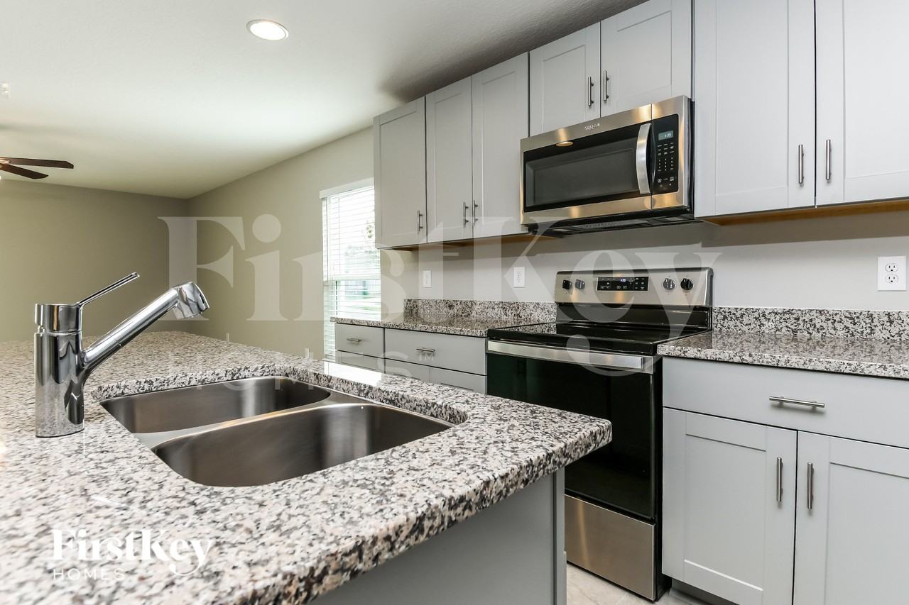 662 Lindbergh Way - Photo 6 of 15