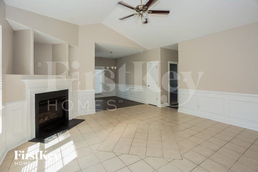 1391 Napa St Nw - Photo 3 of 15
