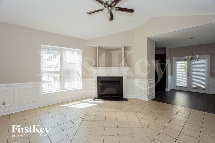 1391 Napa St Nw - Photo 4 of 15