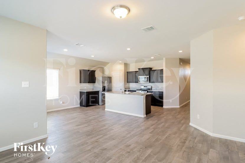 4624 Corktree Ln - Photo 4 of 15