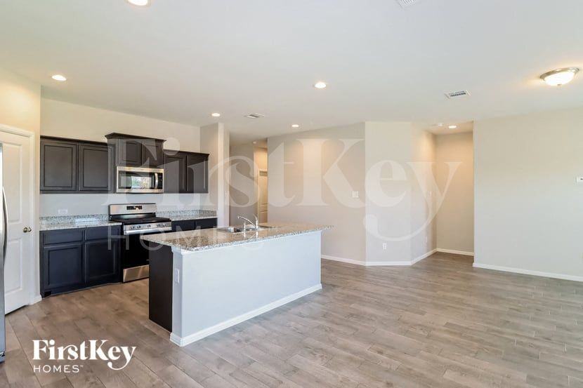 4624 Corktree Ln - Photo 5 of 15