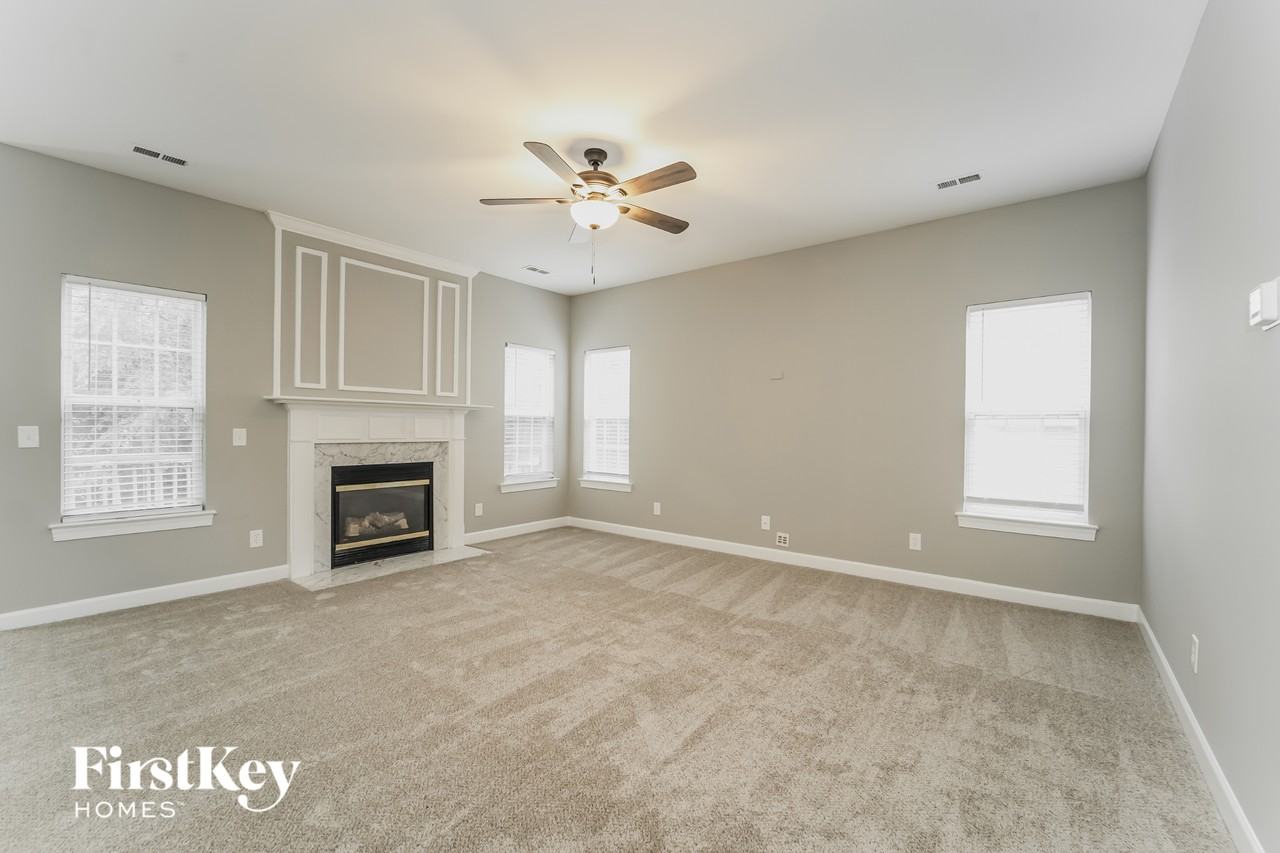 1240 Blackstone Ct Nw - Photo 3 of 15