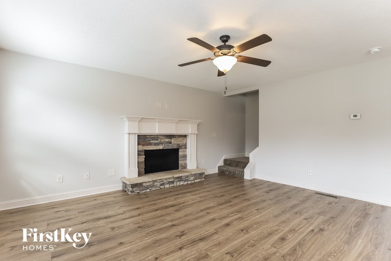 537 Cambridge Farms Dr - Photo 3 of 15