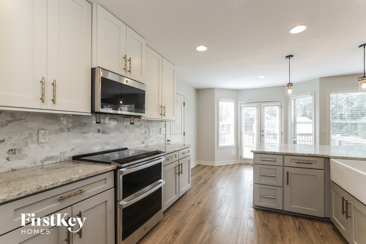 537 Cambridge Farms Dr - Photo 5 of 15