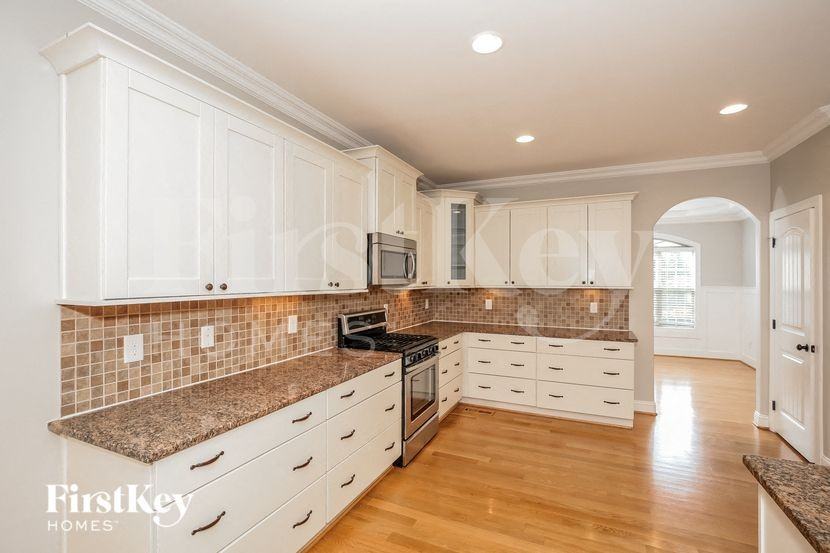 3087 Cameron Village Ct - Photo 6 of 15