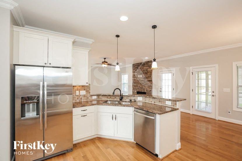 3087 Cameron Village Ct - Photo 7 of 15