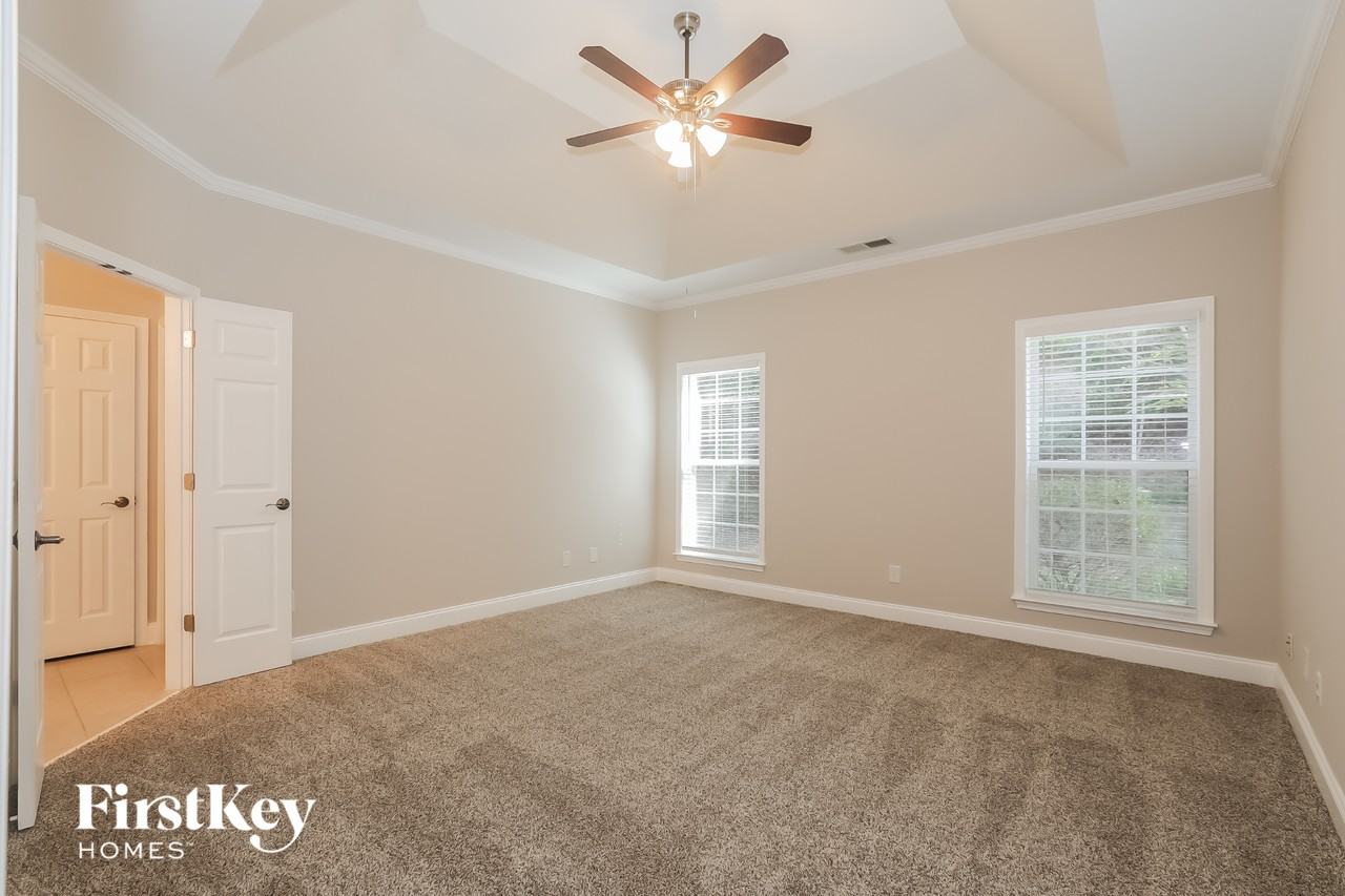 495 Roland Manor Dr - Photo 6 of 15