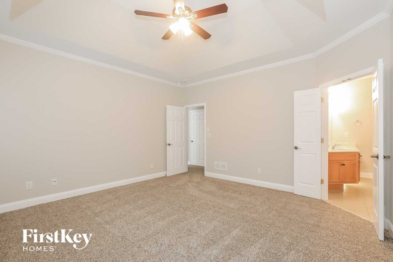 495 Roland Manor Dr - Photo 7 of 15